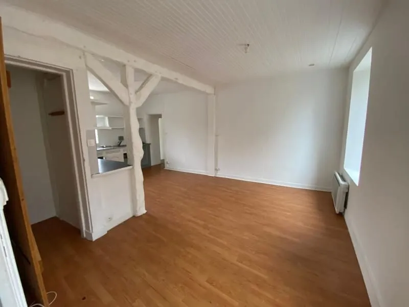 Plouarzel - Immeuble de 3 locaux commerciaux et 3 appartements - Photo 1