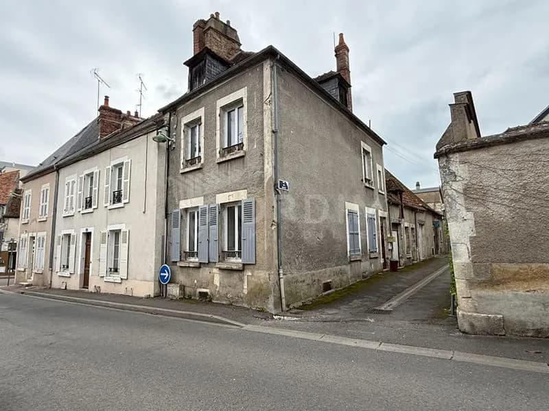 Immeuble de rapport à Cosne Cours Sur Loire - Rentabilité brute actuelle de 8 % - Photo 1