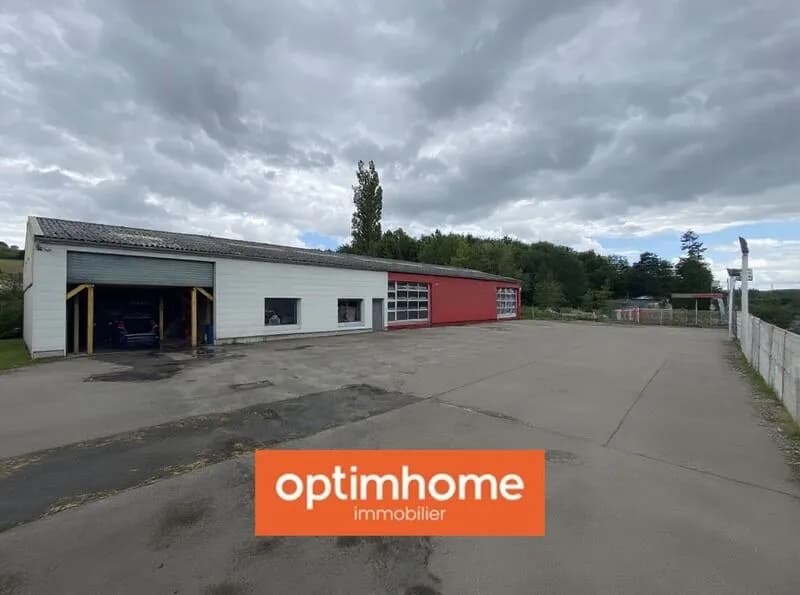 Bâtiment de 460 m2 avec bureaux et parking - Situé sur un axe passant - Photo 1