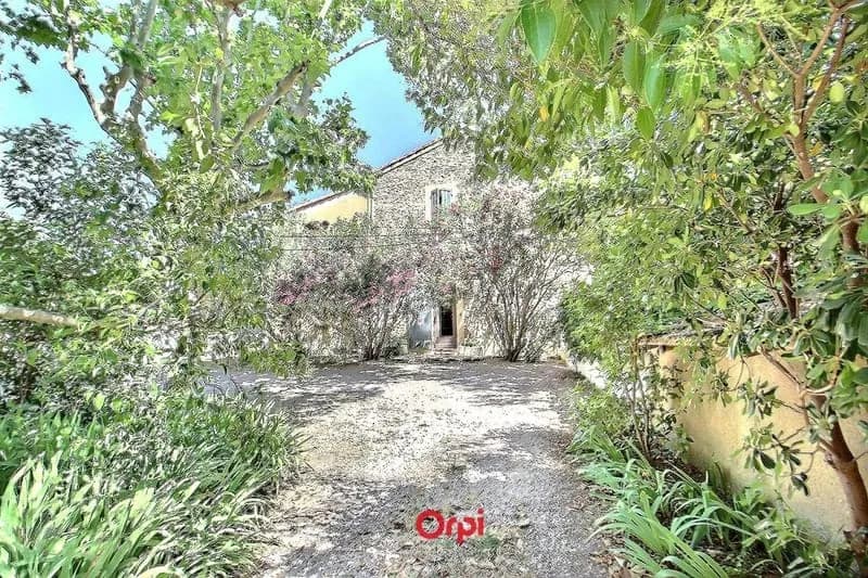 Ensemble immobilier au coeur du village de La Valentine - Plus de 4 300 m² de terrain - Photo 1