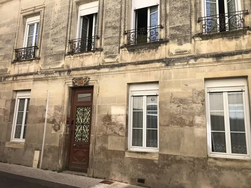 IMMEUBLE DEUX ETAGES DEUX CHAMBRES, COMBLE/ A RENOVER / - Photo 1