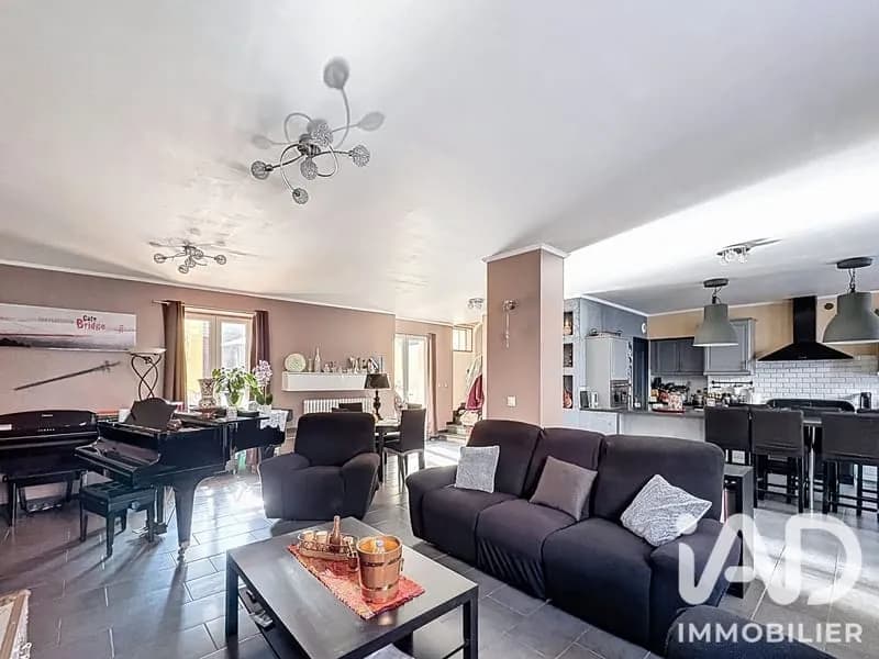 Vente Maison/villa 10 pièces - Photo 1