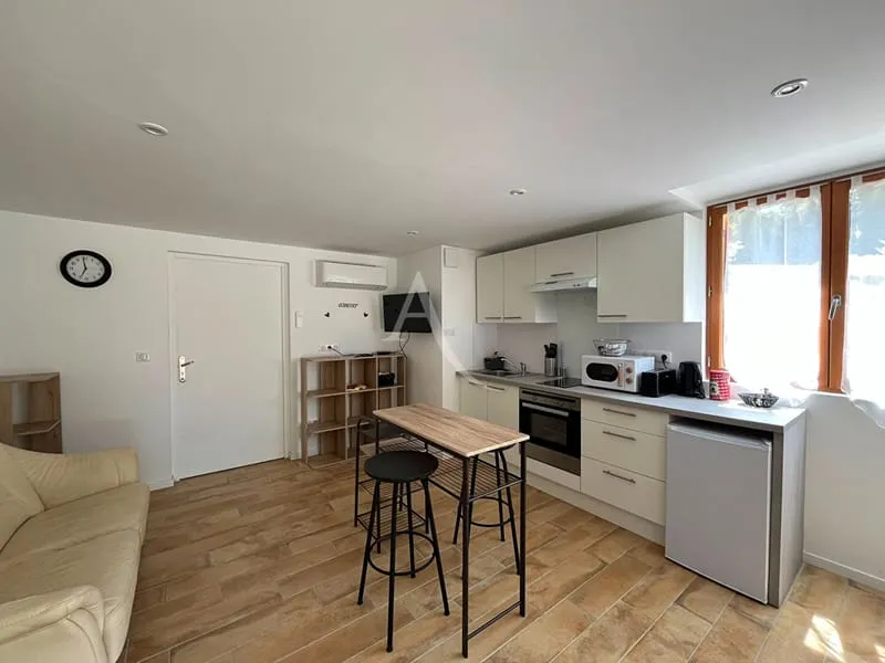 Immeuble de 218 m² - 3 logements - Activité gîte en cours - Terrain 2250 m² - Photo 1