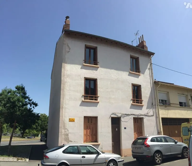 Immeuble 214 m² - Photo 1