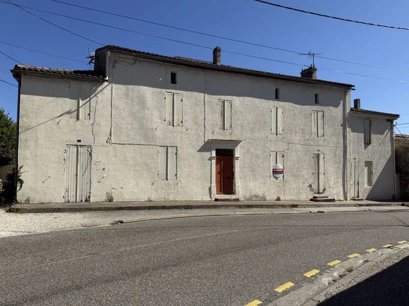 A 10 min de Branne, ensemble immobilier comprenant 3 maisons - Photo 1