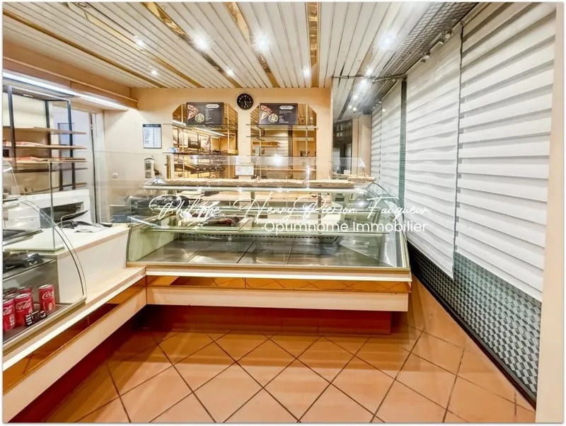 A vendre Ensemble immobilier murs et fonds de commerce de boulangerie-pâtisserie à Lomme 59160 - Photo 1