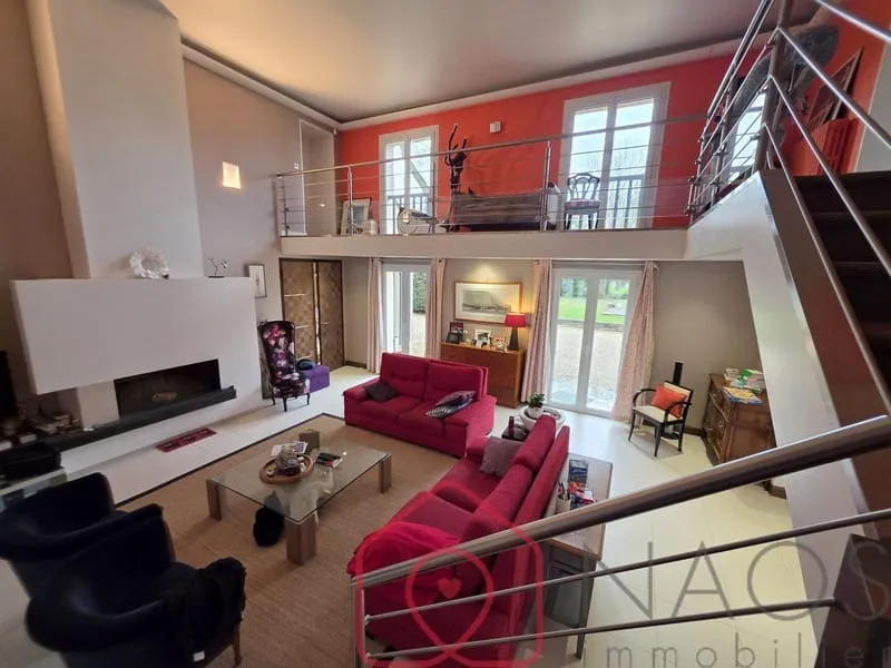 St Jean De Braye ensemble immobilier très atypique de 390m2 hab sur 1513m2 de terrain clos - Photo 1