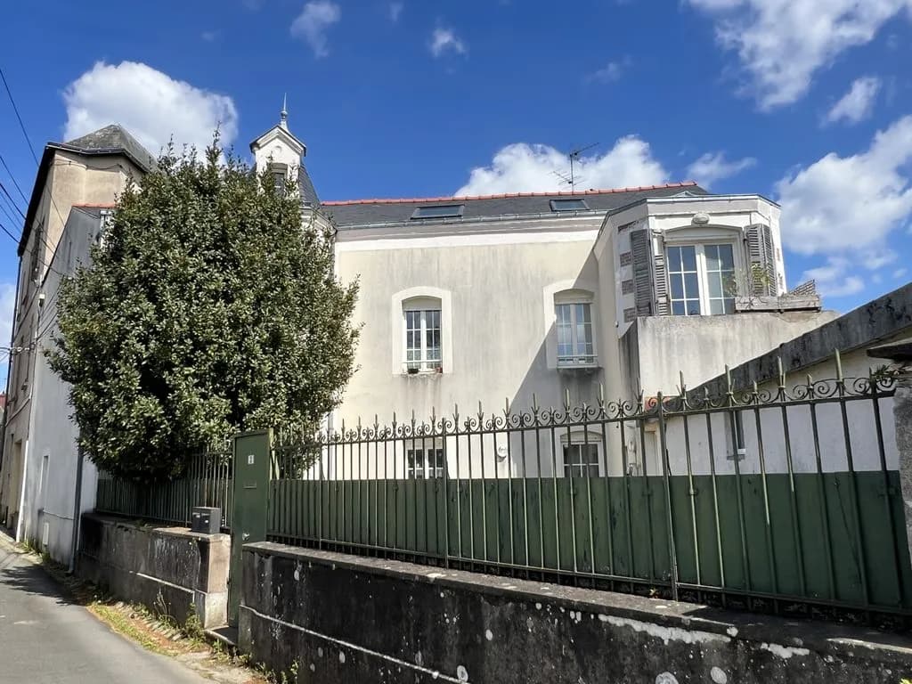 Immeuble 137 m² - Photo 1