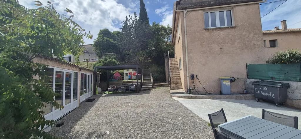 Immeuble de rapport 8 pièces 235 m² - Photo 1