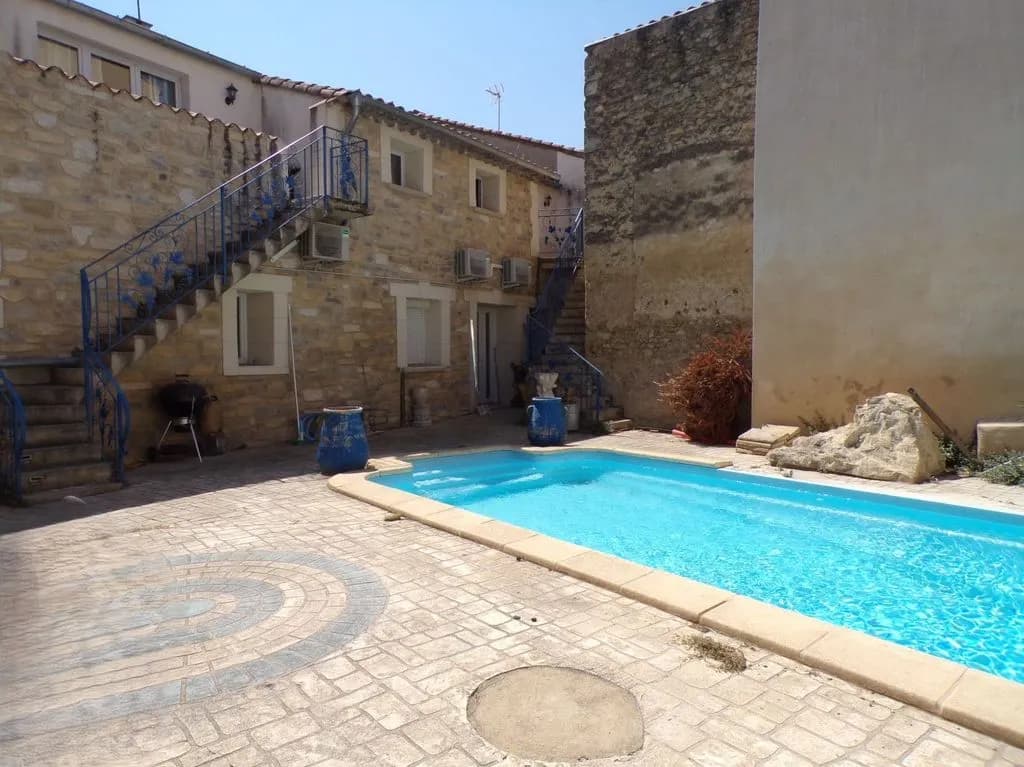 Immeuble de rapport 1 pièce 526 m² - Photo 1
