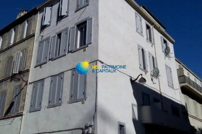 Bel Immeuble de rapport rénové - Photo 1