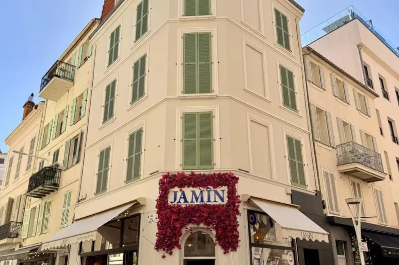 Immeuble de rapport — Cannes Centre, à deux pas de la Croisette - Photo 1