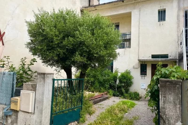 Arles - TRINQUETAILLE : INVESTISSEMENT LOCATIF SÉCURISÉ - ENSEMBLE IMMOBILIER AVEC DOUBLE REVENU LOCATIF - Photo 1