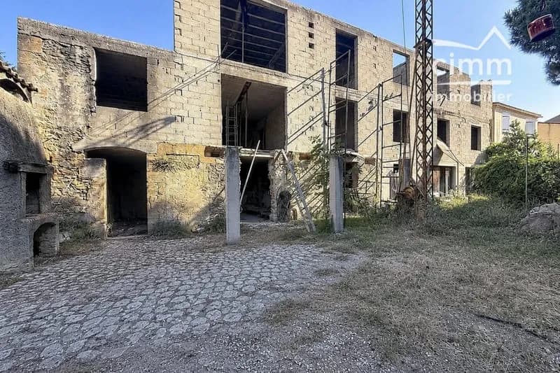 Ensemble immobilier R+2 à réhabiliter avec dépendances - Zo - Photo 1