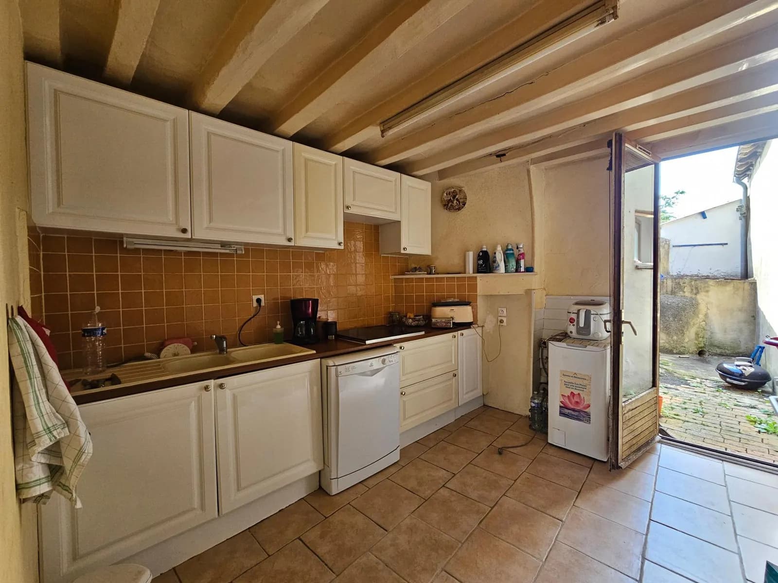 Immeuble comprenant deux appartement T3 et un studio - Photo 1
