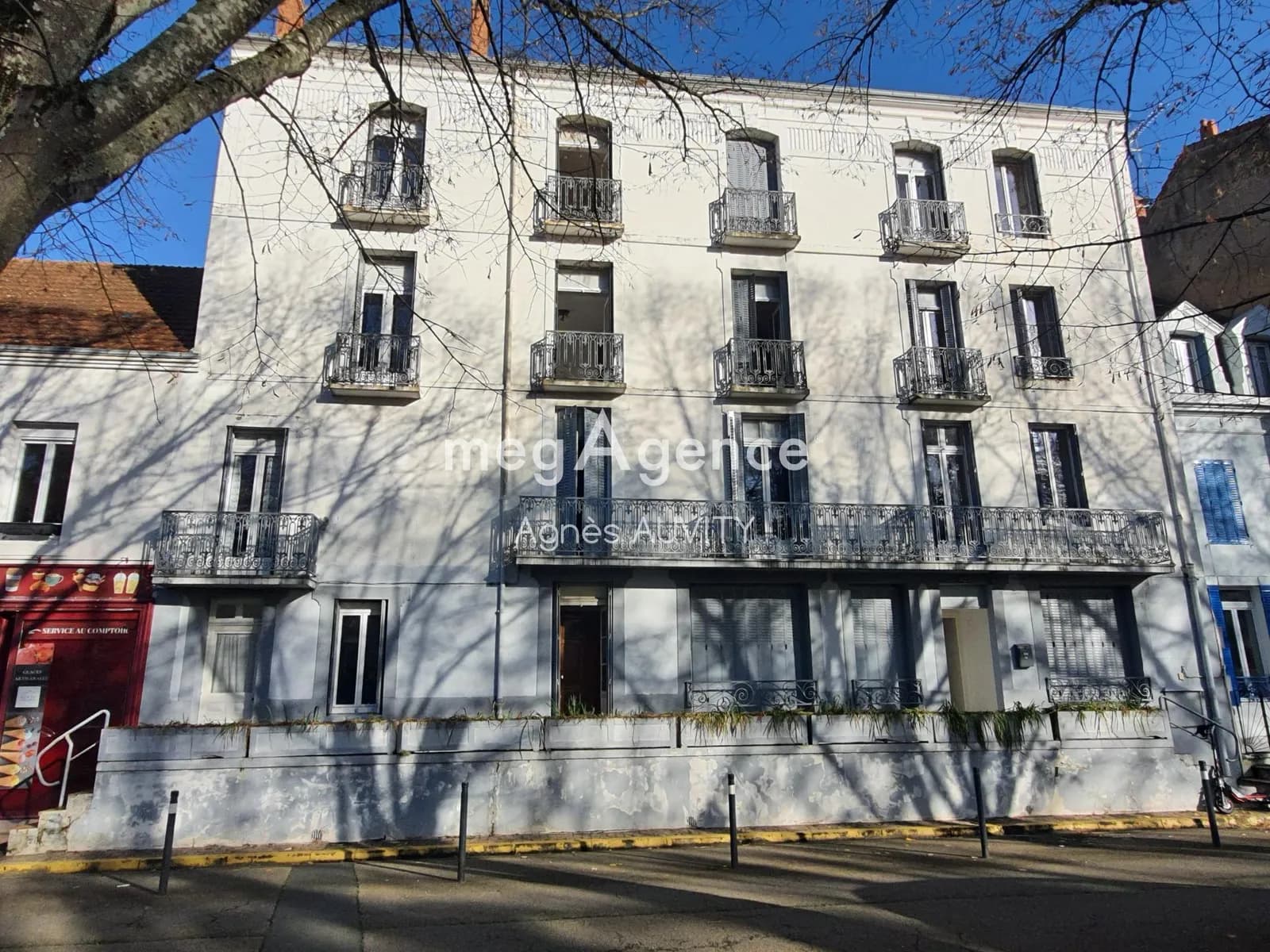 Immeuble de rapport. - Photo 1