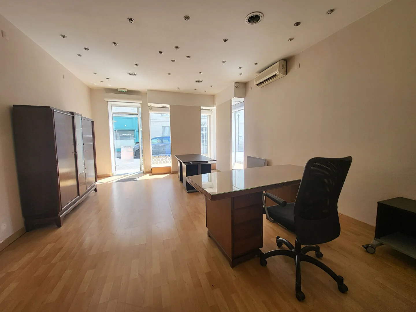 Immeuble à vendre en plein coeur du centre-ville de Saumur (49400), belle opportunité d'investissement - Photo 1