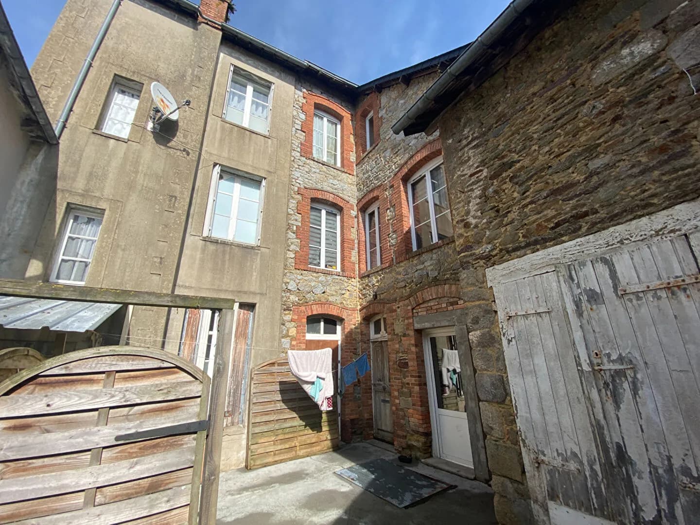 Immeuble de rapport à Saint Meen Le Grand , axe Rennes Saint Brieuc - Photo 1