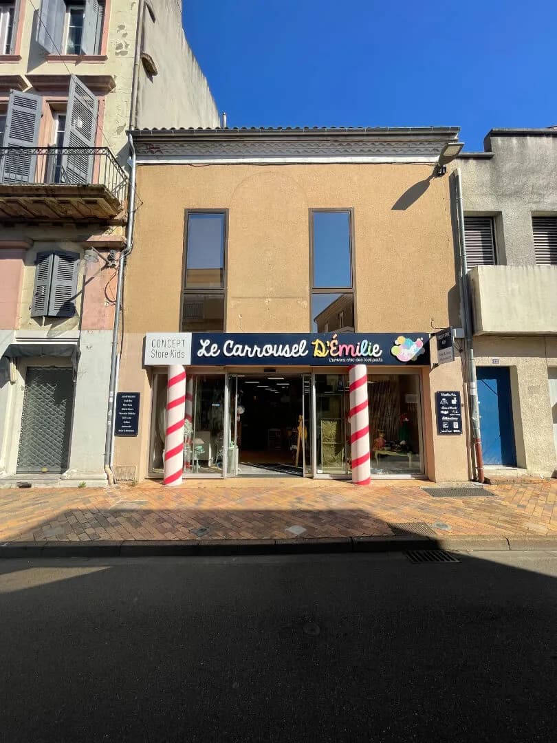 A vendre pour Investisseurs Immeuble centre ville Mont De Marsan local commercial et 5 appartements loués - Photo 1
