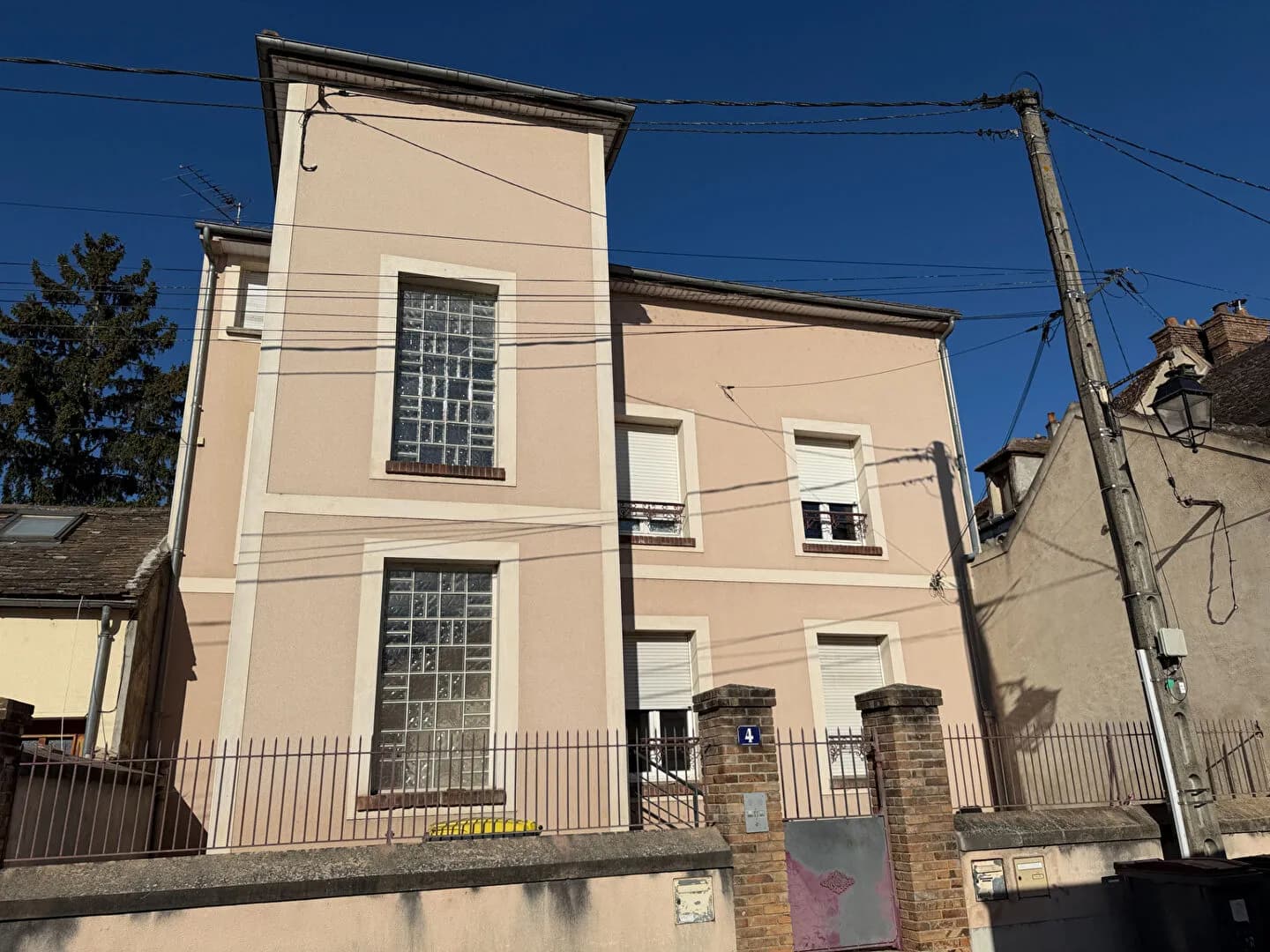 Immeuble à vendre à Montereau-Fault-Yonne - 3 appartements T2 bon état - Photo 1