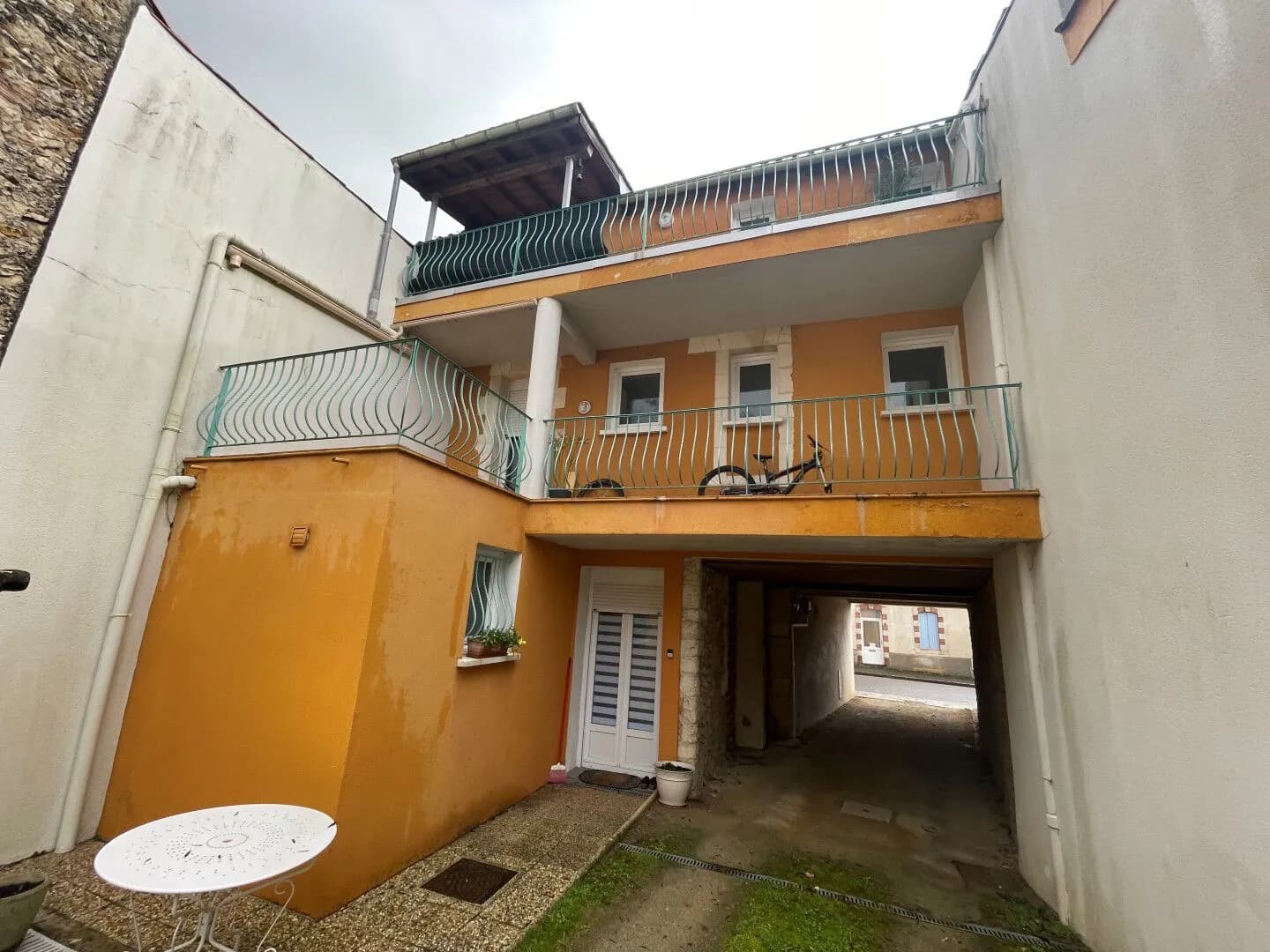 A vendre Immeuble de rapport Roquefort rentabilité investissement locatif 4 logements - Photo 1