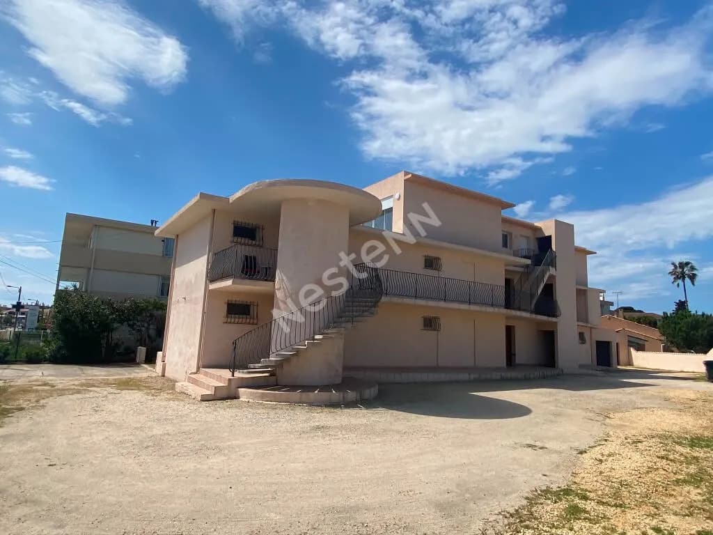 Immeuble à vendre à La Seyne sur Mer - Corniche de Tamaris avec vue mer - Photo 1
