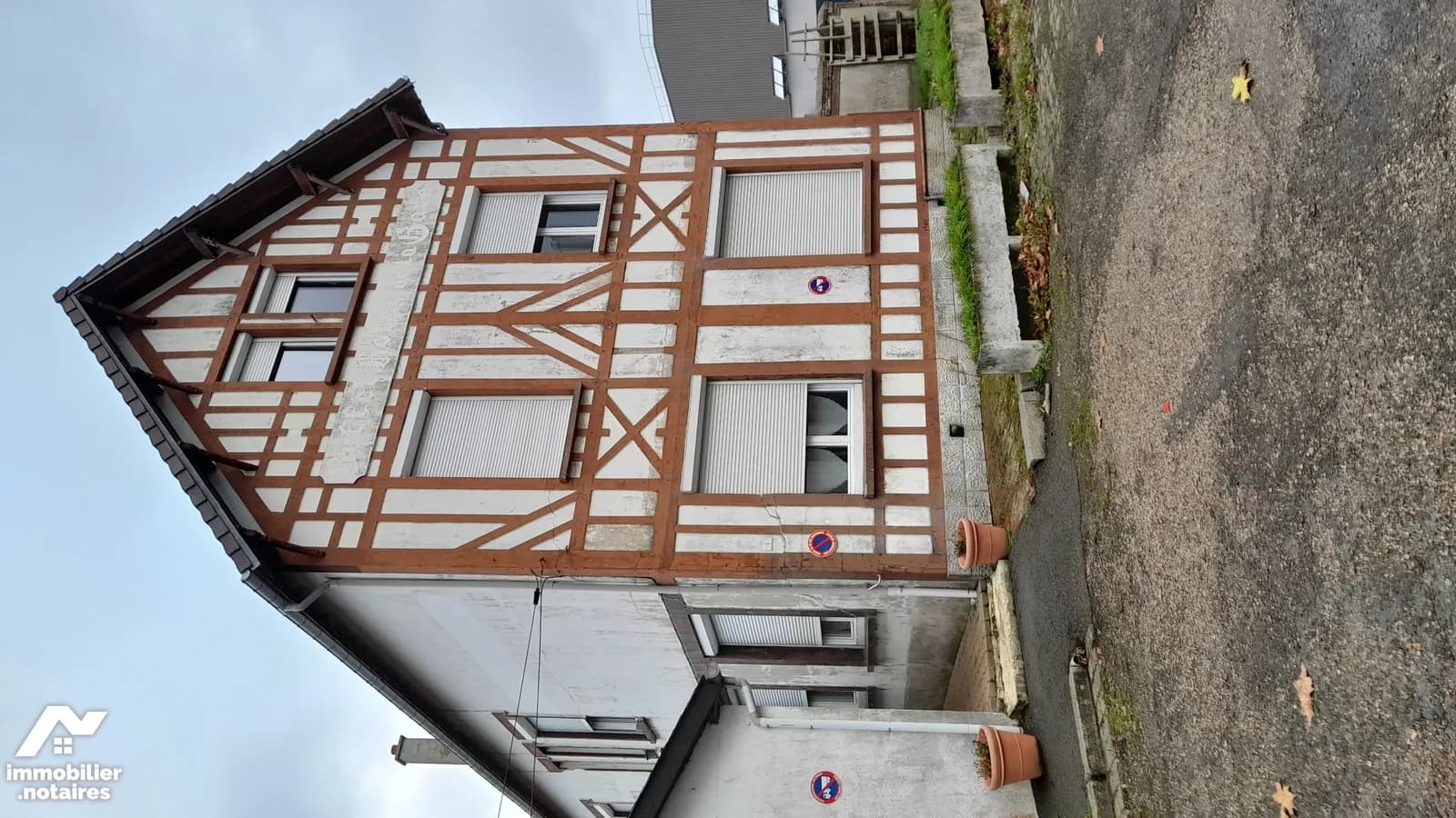 Immeuble 272 m² - Photo 1