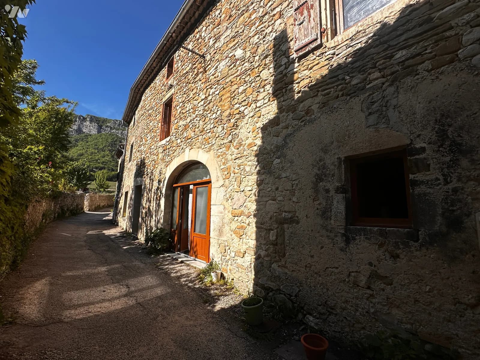 Immeuble 179 m² - Photo 1