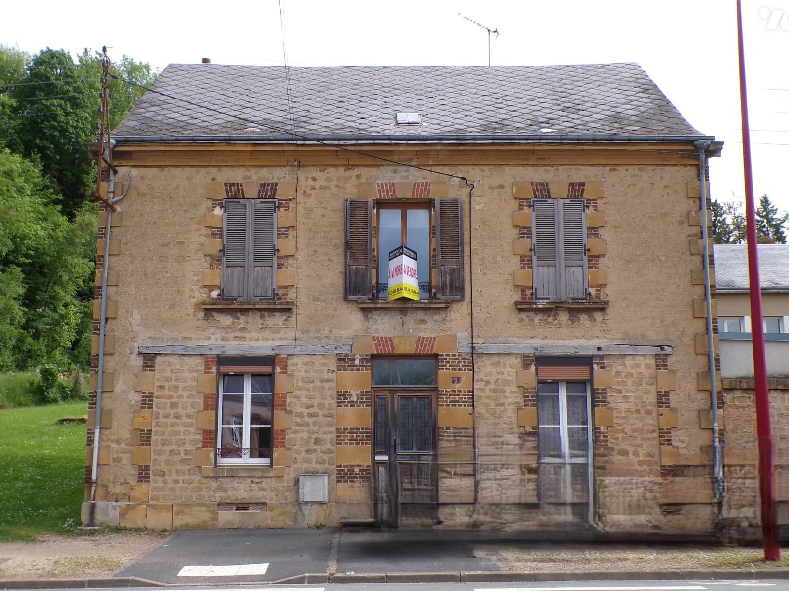 Immeuble 155 m² - Photo 1