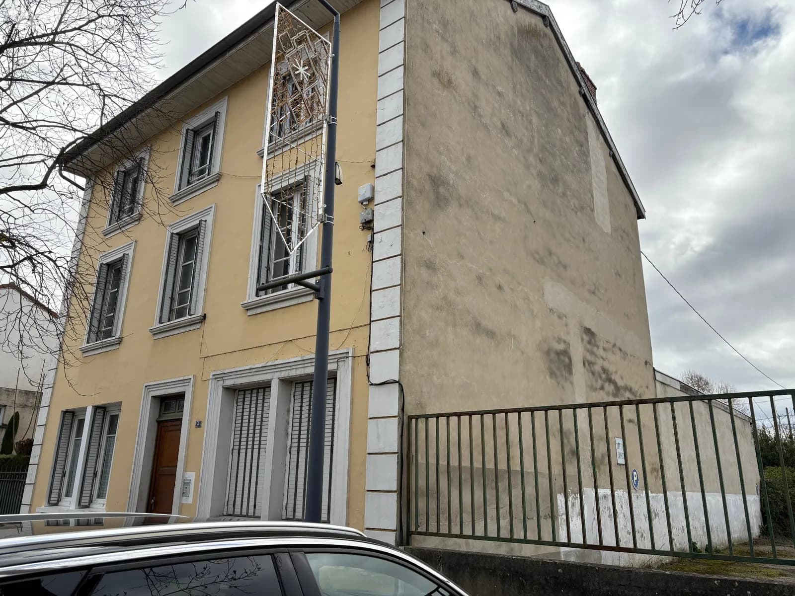 Immeuble 211 m² - Photo 1
