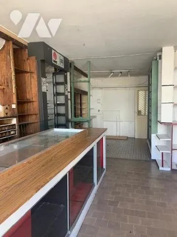 Immeuble 93 m² - Photo 1