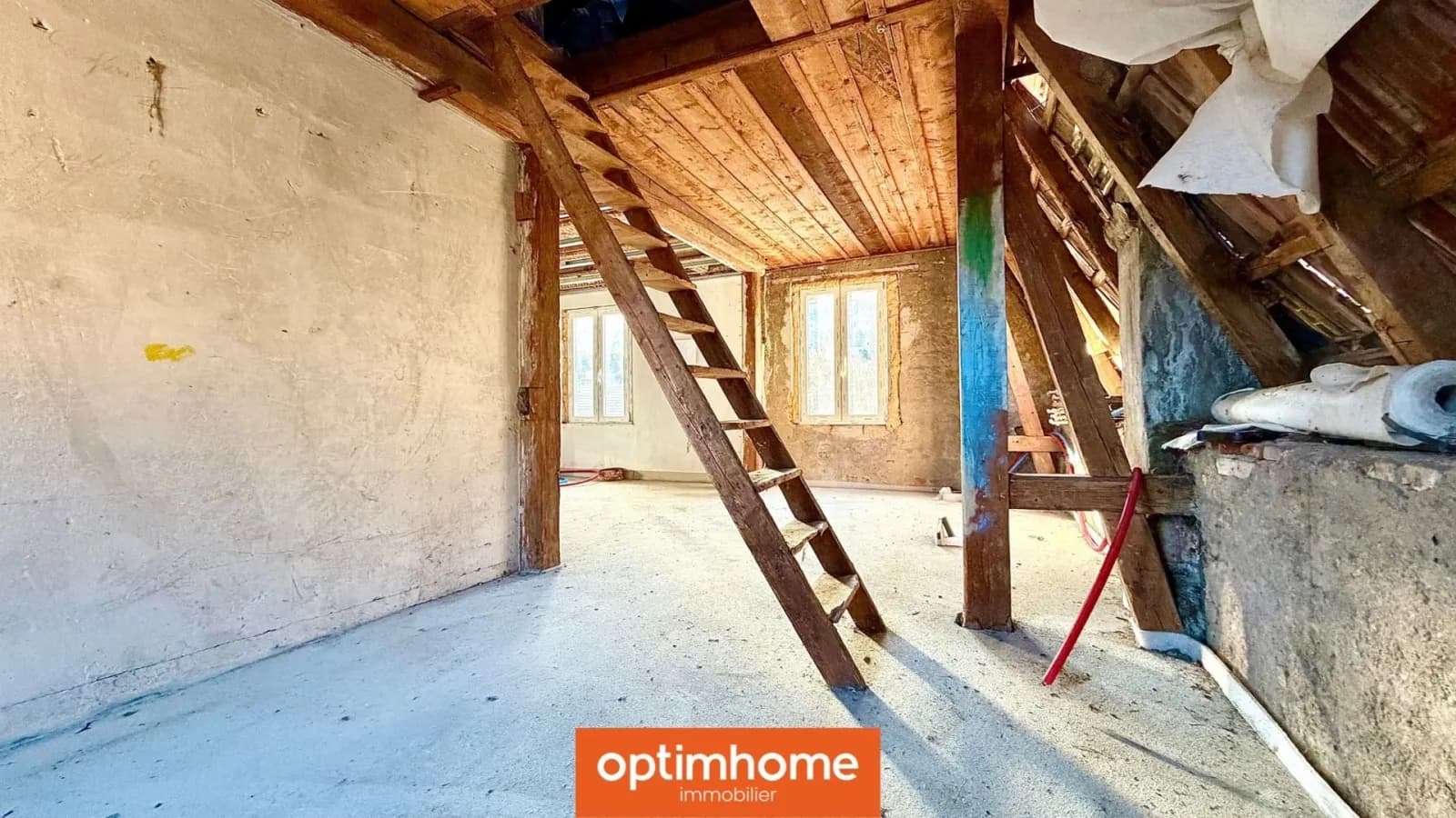 Ancien bâtiment communal à Wasserbourg - Immeuble brut sur 3 niveaux, gros potentiel - Photo 1