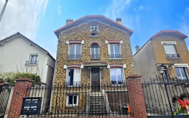 Immeuble de rapport 1 pièce 205 m² - Photo 1