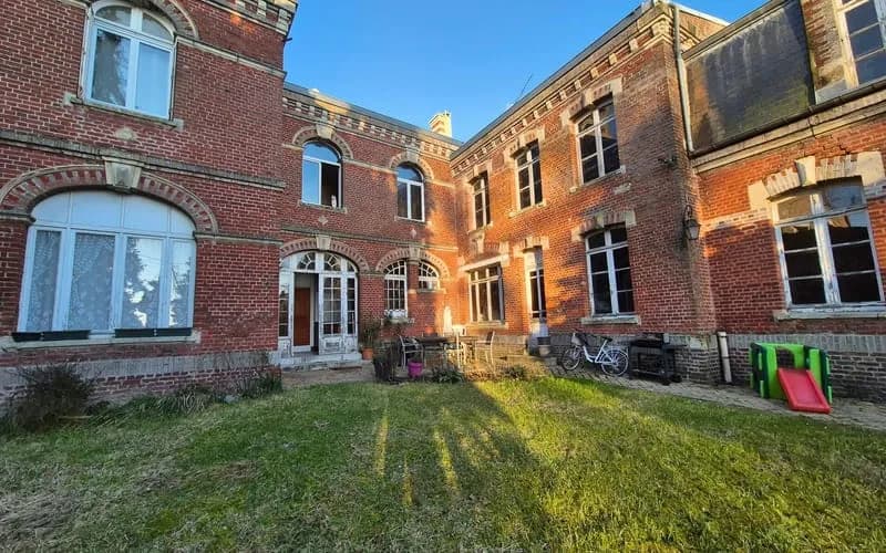 Immeuble de rapport 8 pièces 300 m² - Photo 1