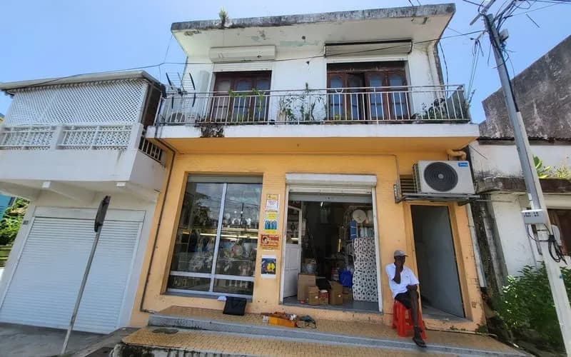 Immeuble de rapport 3 pièces 97 m² - Photo 1