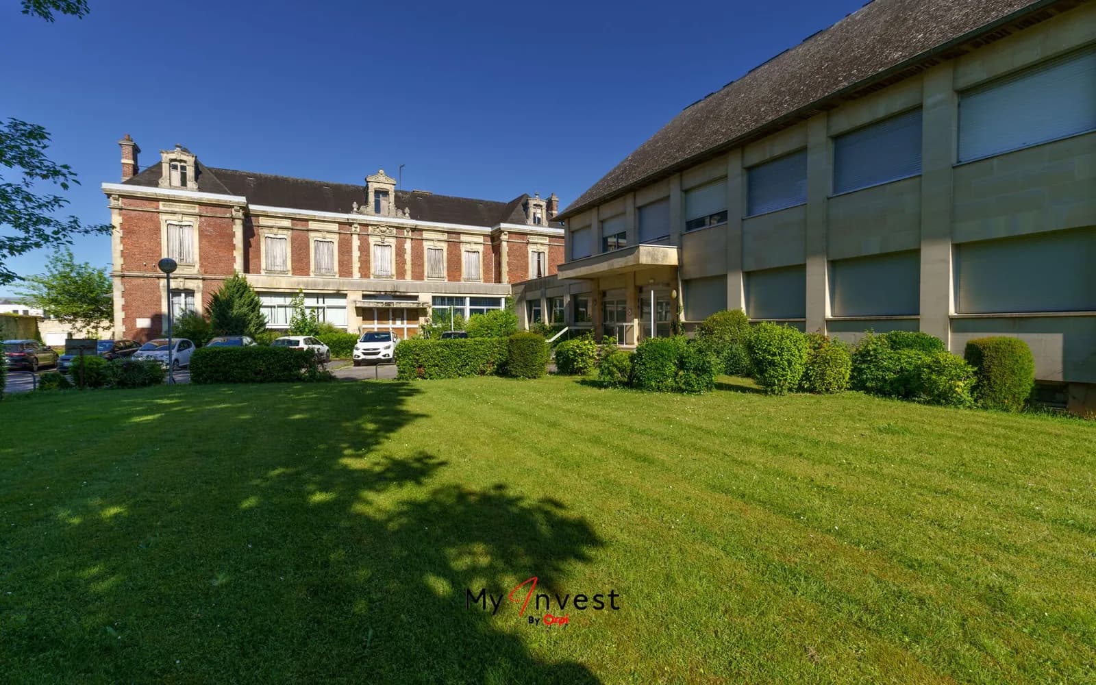 Immeuble de rapport 51 pièces 1750 m² - Photo 1