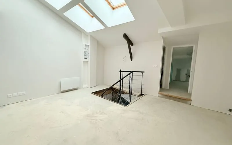 Immeuble 4 pièces 200 m² - Photo 1