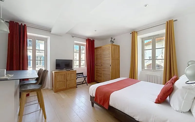 Immeuble de rapport 8 pièces 190 m² - Photo 1