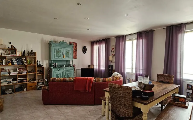 Immeuble 3 pièces 332 m² - Photo 1