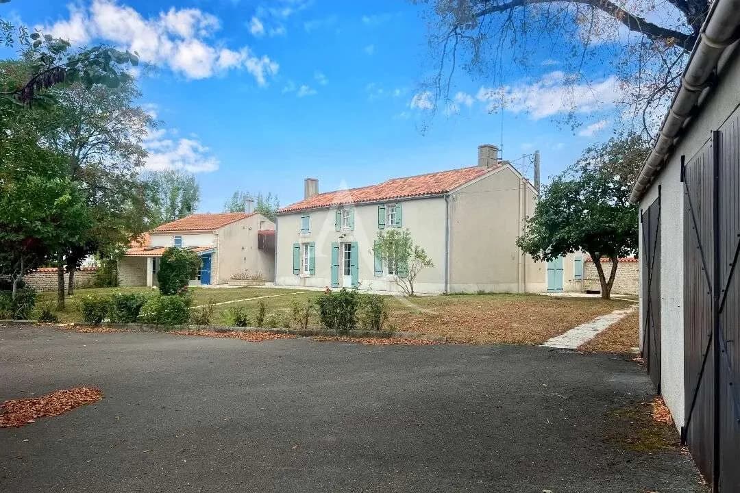 Immeuble 9 pièces 200 m² - Photo 1