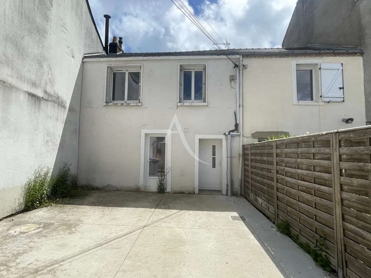 Immeuble 93 m² - Photo 1