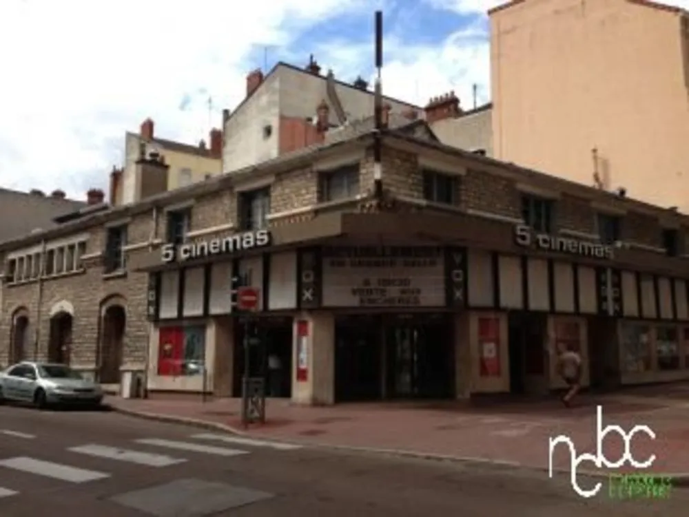 Immeuble - Photo 1