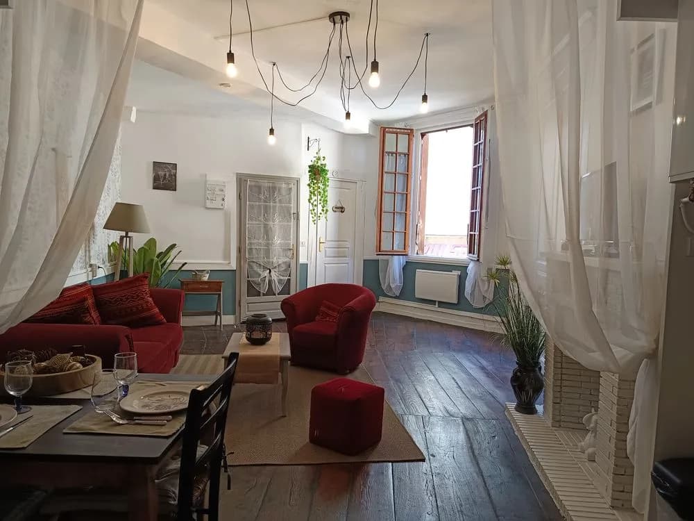 Ensemble locatifs 4 appartements, 1 maison, 2 garages - Photo 1