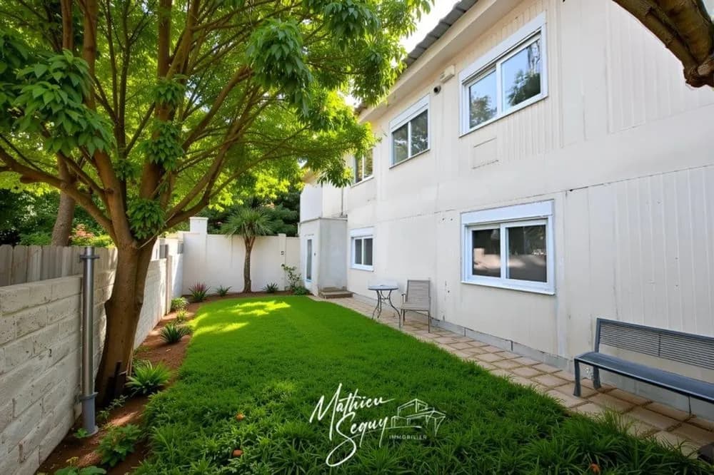 Ensemble immobilier pro/perso à St Genis Laval - Photo 1