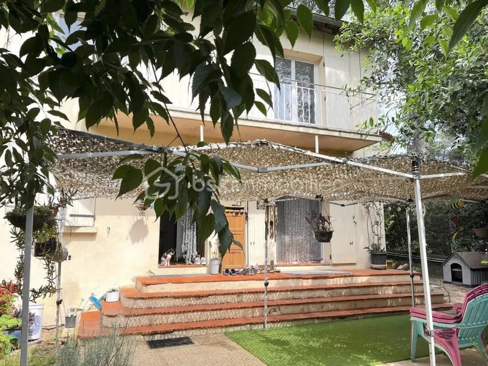 VILLA DIVISÉE EN DEUX APPARTEMENTS - Photo 1