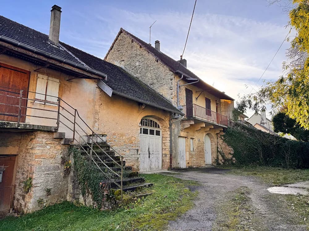Ensemble immobilier à rénover / Fort potentiel / Trenal (39570) 123 m² - Photo 1