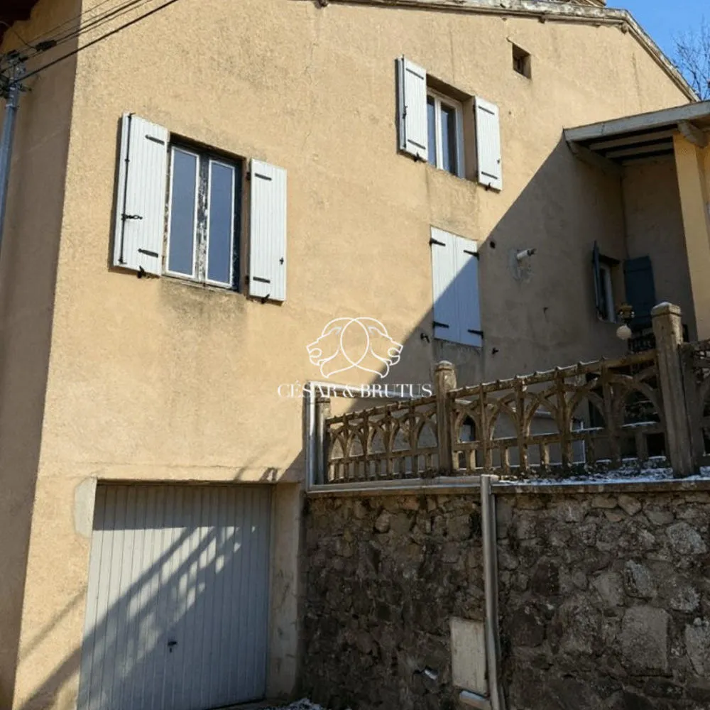 IMMEUBLE A RENOVER AVEC POTENTIEL - Photo 1