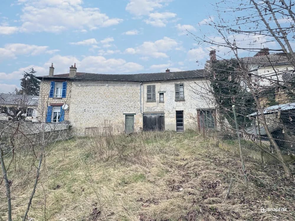 Ensemble immobilier à rénover - Photo 1