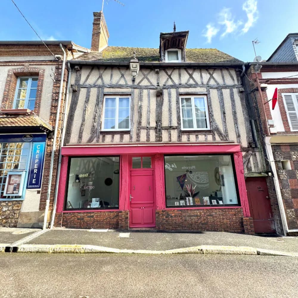 À VENDRE EN CENTRE VILLE DE VERNEUIL SUR AVRE. IMMEUBLE À USAGE COMMERCIAL ET D'HABITATION. - Photo 1