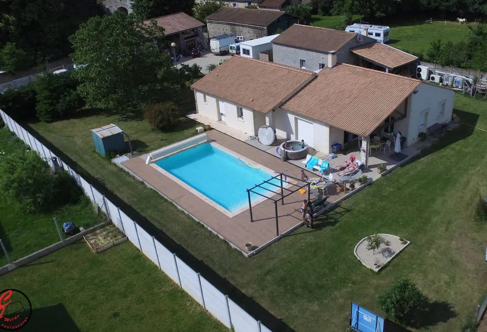 Ensemble immobilier de 3 maisons sur beau terrain. - Photo 1